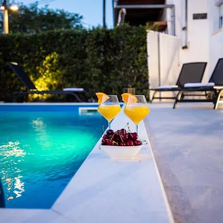 Nila Villa *